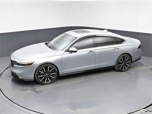 Used 2024 Honda Accord Touring image 1