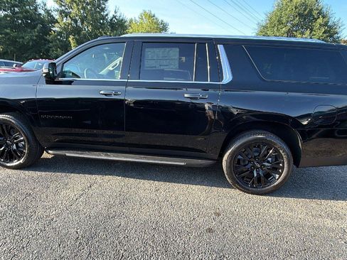 New 2026 Chevrolet Suburban Premier AWD/4WD image 11