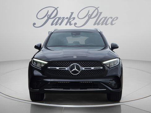 Used 2025 Mercedes-Benz GLC 350e 4MATIC image 8