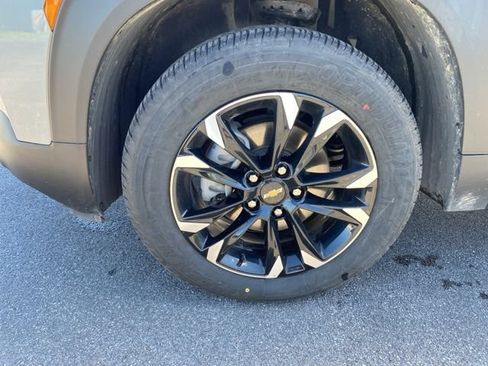 Used 2023 Chevrolet TrailBlazer LT w/ Convenience Package AWD/4WD image 22