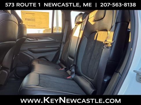 New 2025 Jeep Grand Cherokee 4WD image 13