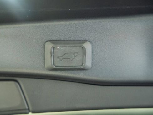 Used 2019 Toyota RAV4 XSE w/ Carpet Mat Package AWD/4WD image 10