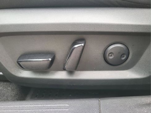 Used 2023 Nissan Rogue SV w/ SV Premium Package image 14