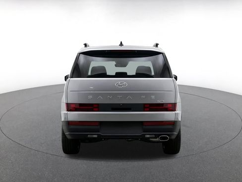 Used 2025 Hyundai Santa Fe SEL FWD image 8