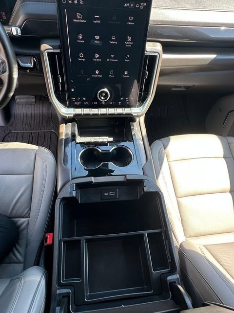 Used 2025 GMC Yukon XL Elevation AWD/4WD image 18