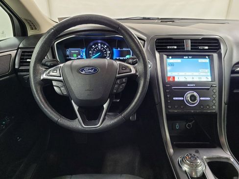 Used 2018 Ford Fusion Titanium FWD image 22