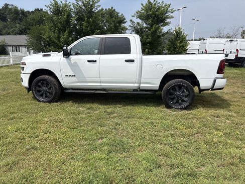 Used 2025 RAM 2500 Big Horn AWD/4WD image 8
