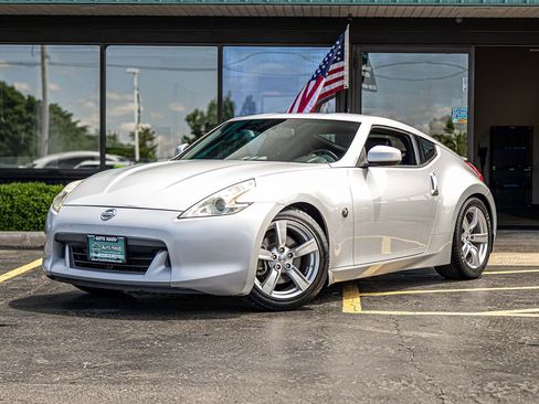 Used 2012 Nissan 370Z Touring w/ Aerodynamics Pkg RWD image 5