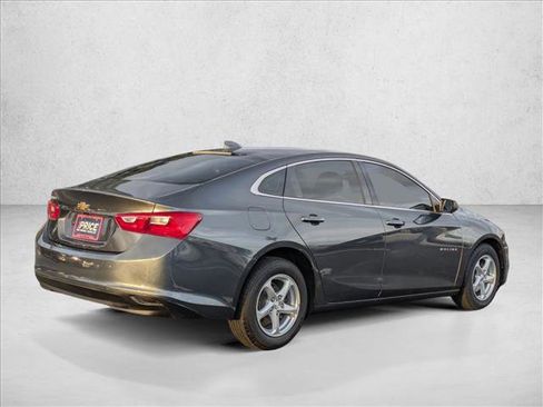 Used 2017 Chevrolet Malibu LS image 5