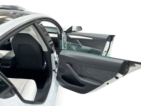 Certified 2023 Tesla Model 3 Standard Range RWD image 12