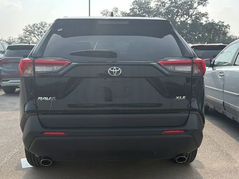 Used 2025 Toyota RAV4 XLE FWD image 4
