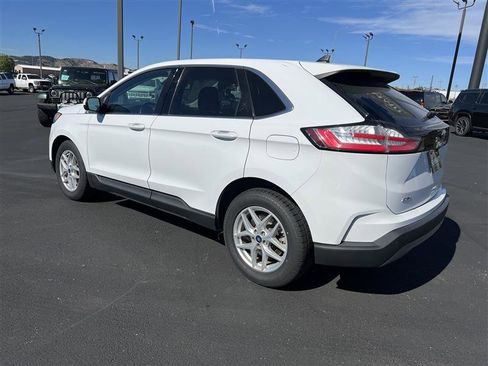 Used 2022 Ford Edge SEL image 3