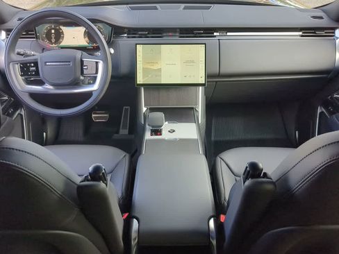 New 2026 Land Rover Range Rover Long Wheelbase SE image 14