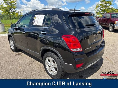Used 2019 Chevrolet Trax LT w/ LT Convenience Package AWD/4WD image 5