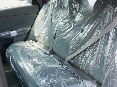 Certified 2024 Hyundai Elantra SEL image 9