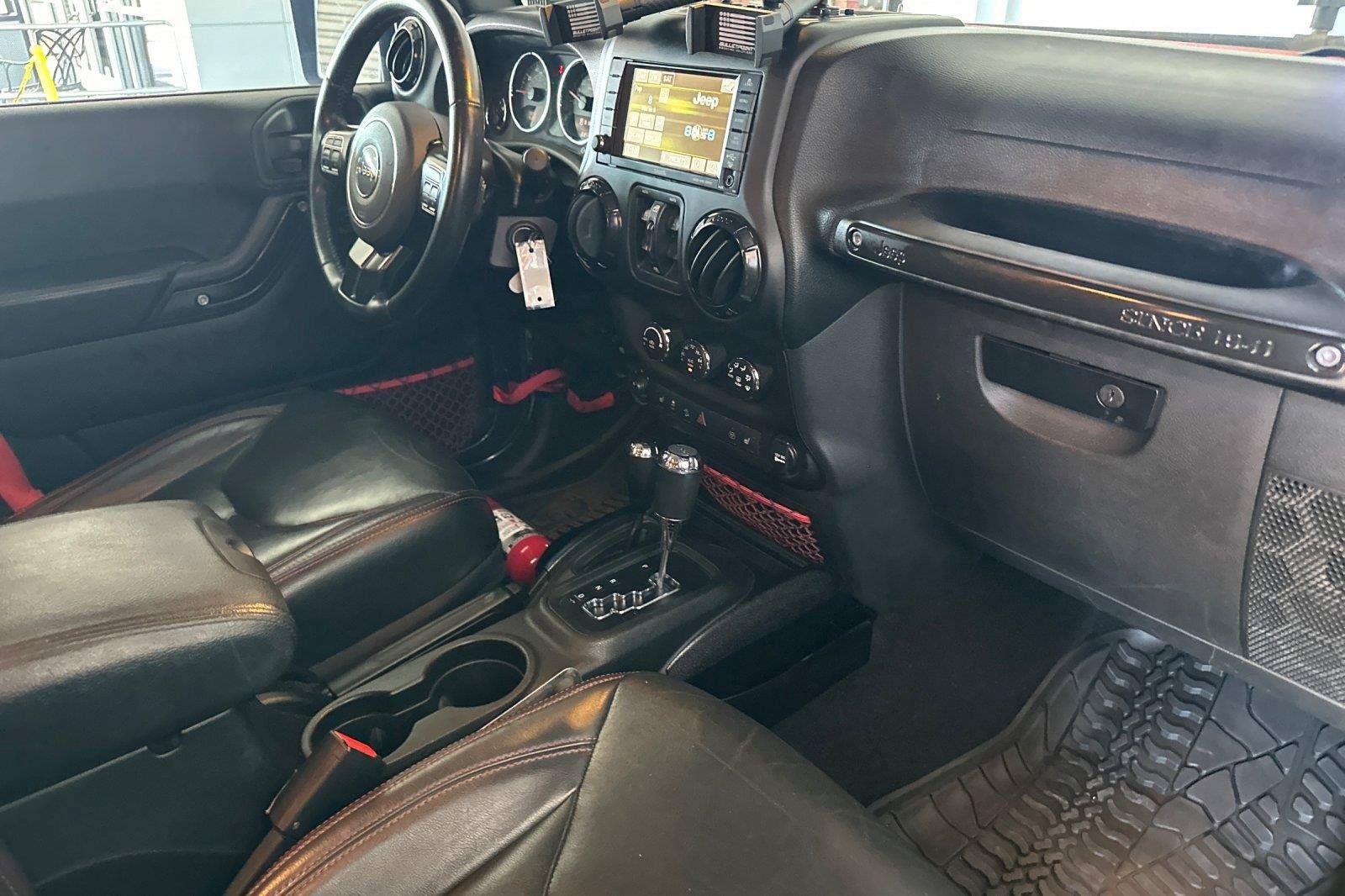 Used 2017 Jeep Wrangler Unlimited Rubicon AWD/4WD image 15