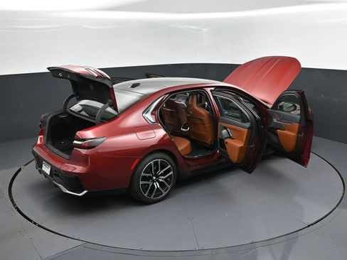 Certified 2025 BMW 740i RWD image 49