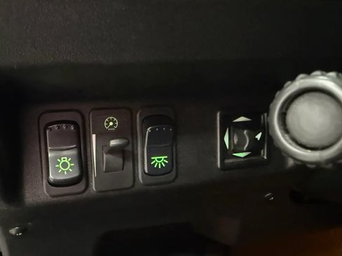 Used 2006 HUMMER H1 4-Door Wagon AWD/4WD image 16