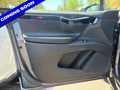 Used 2018 Tesla Model X 75D AWD/4WD image 4