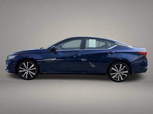 Used 2022 Nissan Altima 2.5 SR FWD image 2