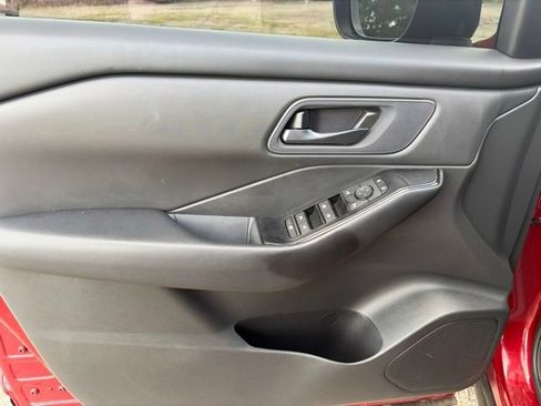 Used 2026 Nissan Rogue S FWD image 27