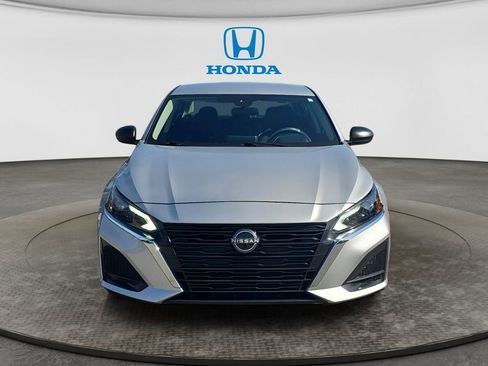 Used 2024 Nissan Altima 2.5 SV FWD image 8
