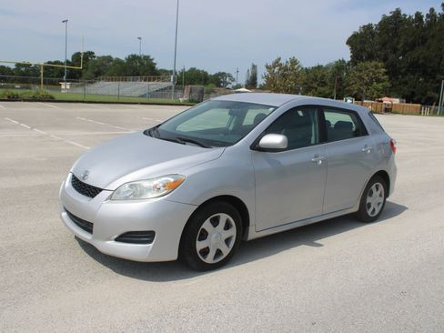 Used 2009 Toyota Matrix FWD image 4
