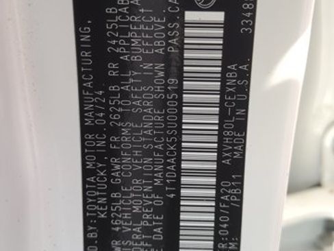 Used 2025 Toyota Camry LE image 27