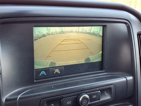 Used 2018 Chevrolet Silverado 1500 Custom w/ Custom Value Package image 7