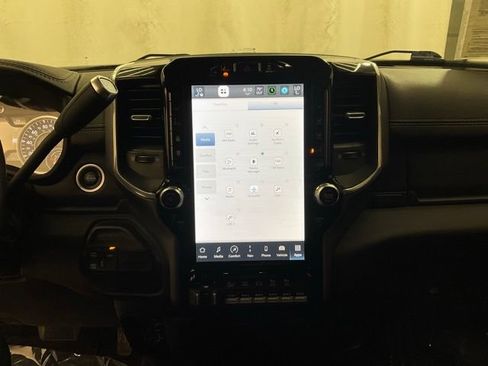 Used 2022 RAM 2500 Laramie AWD/4WD image 18