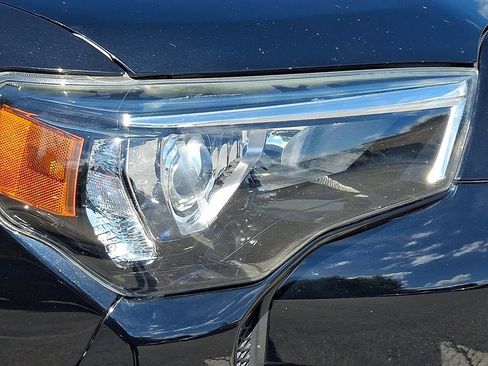 Used 2020 Toyota 4Runner TRD Off-Road AWD/4WD image 10