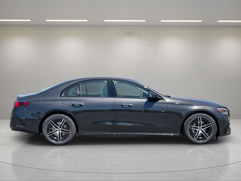 New 2025 Mercedes-Benz E 350 4MATIC Sedan image 3