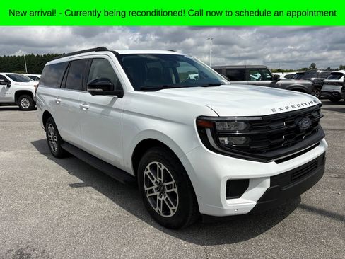 Used 2025 Ford Expedition Max Active AWD/4WD image 1