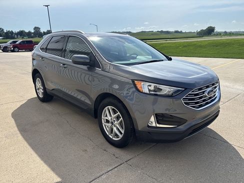 Used 2022 Ford Edge SEL w/ Convenience Package image 3