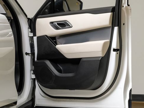 Used 2023 Land Rover Range Rover Velar R-Dynamic S image 47