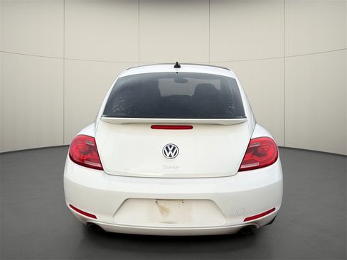 Used 2013 Volkswagen Beetle 2.0T image 6