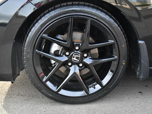 Used 2023 Honda Civic Sport image 12