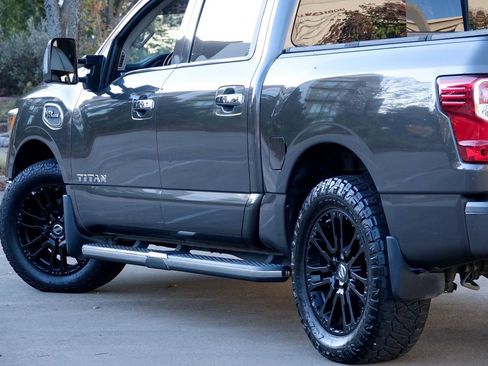 Used 2017 Nissan Titan SL w/ SL Towing Convenience Package image 32