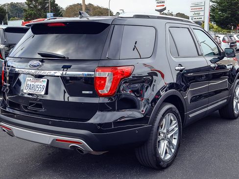 Used 2017 Ford Explorer Limited w/ Equipment Group 301A AWD/4WD image 23