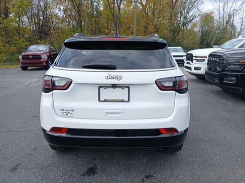 Certified 2022 Jeep Compass Limited w/ Elite Group image 5