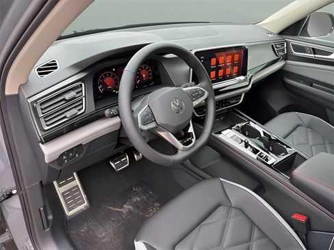 New 2026 Volkswagen Atlas Peak Edition image 14