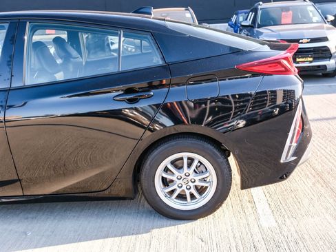 Certified 2020 Toyota Prius Prime Limited w/ Carpet Mat Package FWD image 8