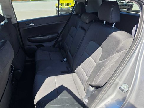 Used 2022 Kia Sportage LX AWD/4WD image 17
