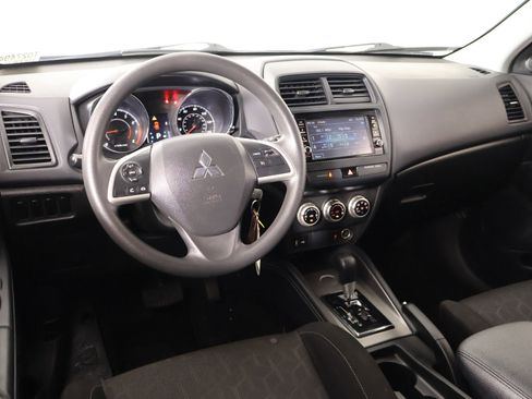 Used 2020 Mitsubishi Outlander Sport ES image 2