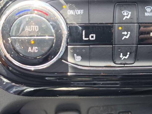 Used 2024 Chevrolet Trax ACTIV w/ Sunroof Package FWD image 26