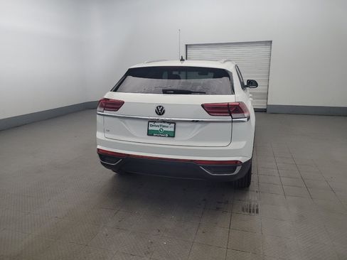 Used 2022 Volkswagen Atlas Cross Sport SE w/ Panoramic Sunroof Package FWD image 7