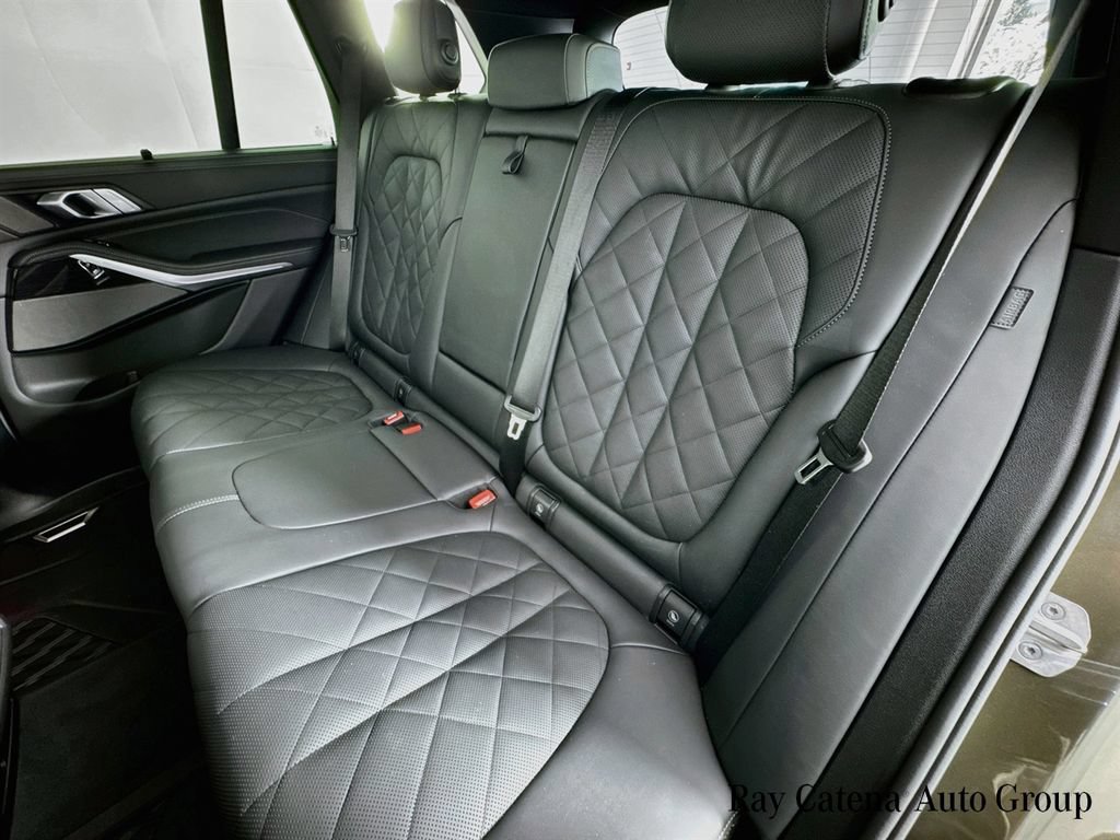 Used 2026 BMW X5 xDrive40i w/ M Sport Package AWD/4WD image 26