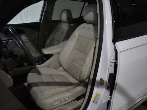 Used 2019 GMC Terrain Denali w/ Advanced Safety Package image 15