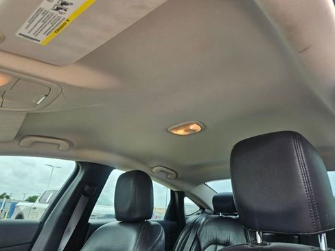 Used 2015 Chrysler 200 Limited w/ Convenience Group image 7