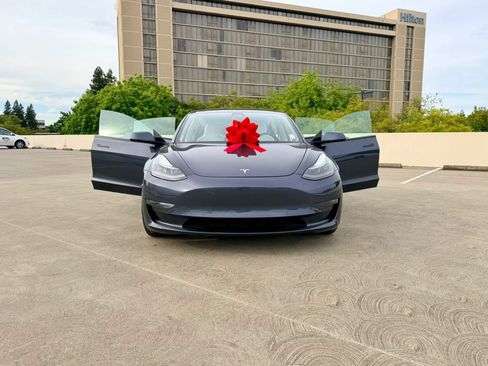 Used 2021 Tesla Model 3 Long Range AWD/4WD image 32